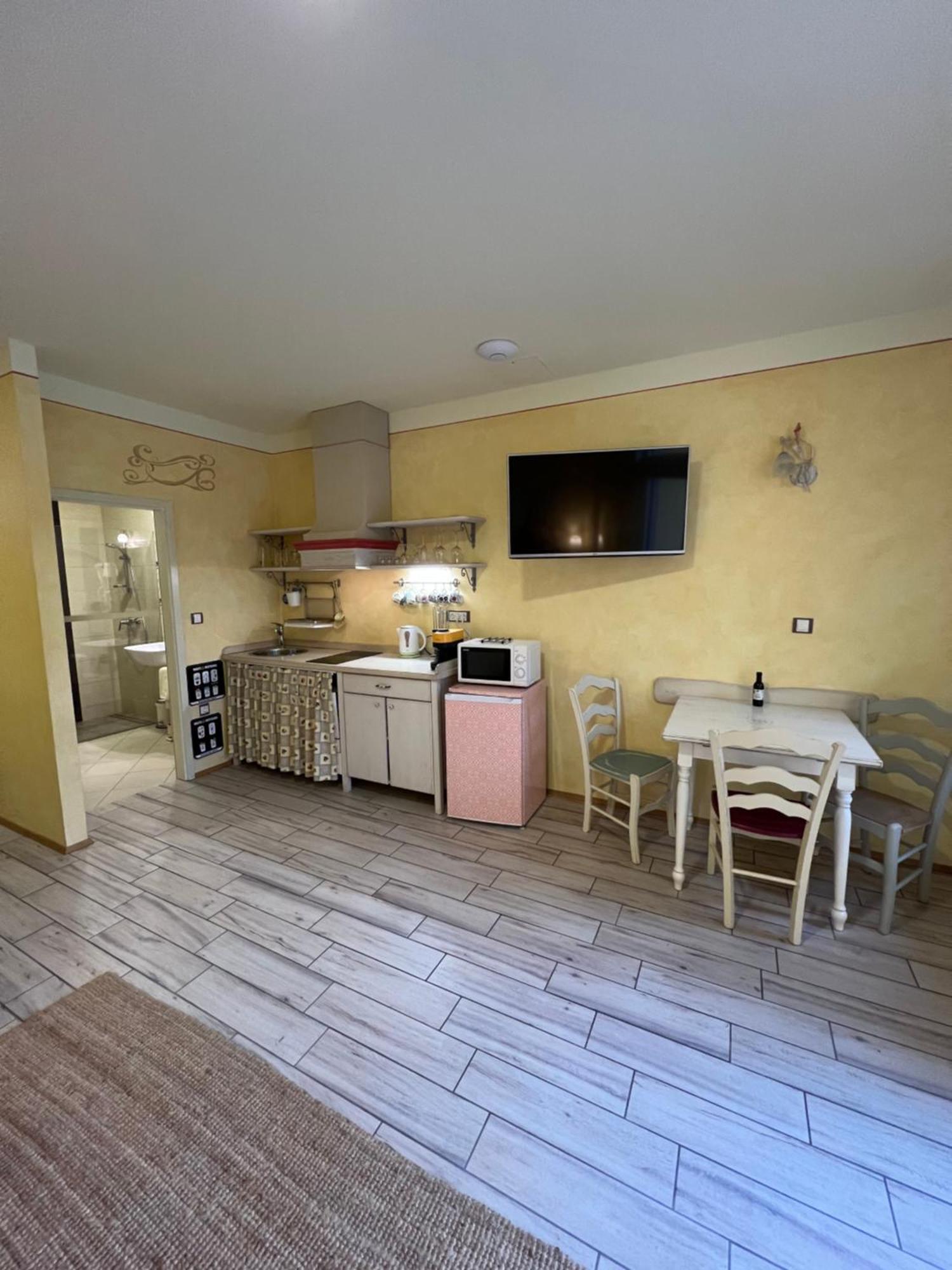 Apartments Kokl - Adults Only Radovljica Habitación foto